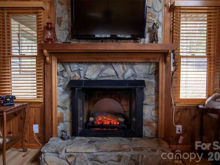 342 Mountain View Road, Burnsville, NC 28714.  MLS# CAR4347240, YatesRealty ID 13028. ELECTRIC FIREPLACE~~