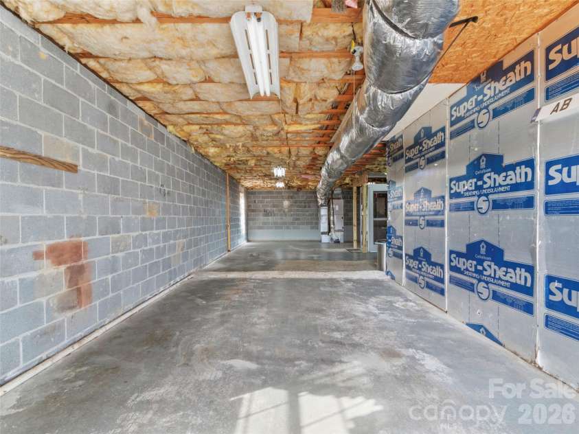 342 Mountain View Road, Burnsville, NC 28714.  MLS# CAR4347240, YatesRealty ID 13028. GARAGE BASEMENT~~