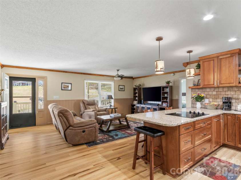 342 Mountain View Road, Burnsville, NC 28714.  MLS# CAR4347240, YatesRealty ID 13028. INVITING LIVING AREA~~