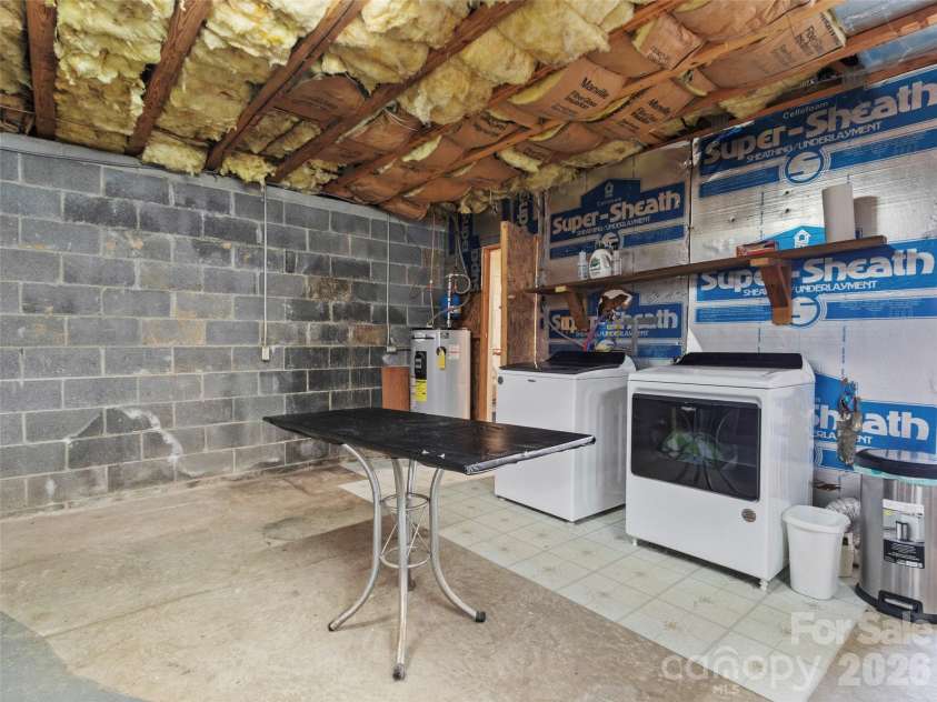 342 Mountain View Road, Burnsville, NC 28714.  MLS# CAR4347240, YatesRealty ID 13028. LAUNDRY AREA~~