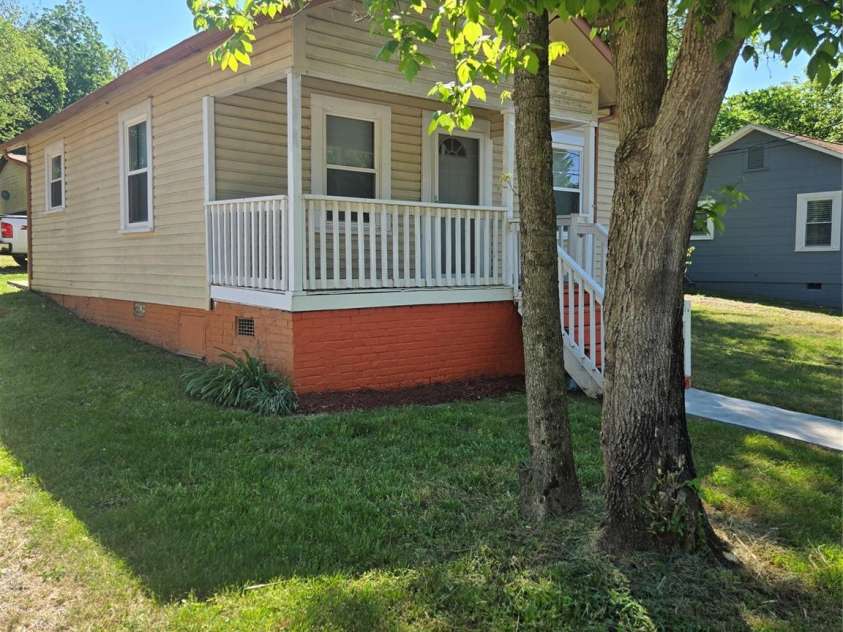 207 Caldwell Avenue, Newton, NC 28658.  MLS# CAR4370926, YatesRealty ID 13029. 