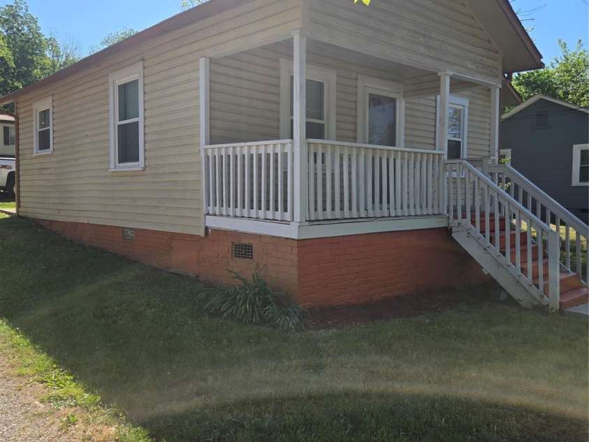 207 Caldwell Avenue, Newton, NC 28658.  MLS# CAR4370926, YatesRealty ID 13029. 