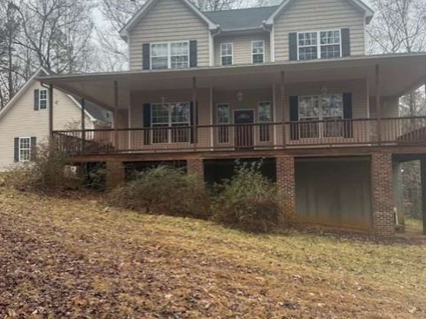 369 Falcon Drive, Concord, NC 28025.  MLS# CAR4223316, YatesRealty ID 13029. 