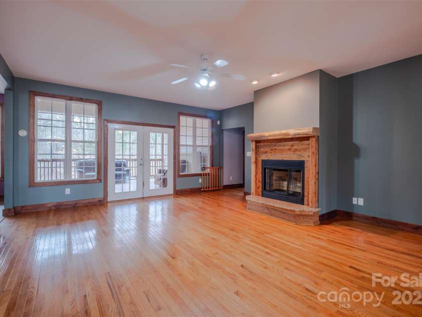 369 Falcon Drive, Concord, NC 28025.  MLS# CAR4223316, YatesRealty ID 13029. 