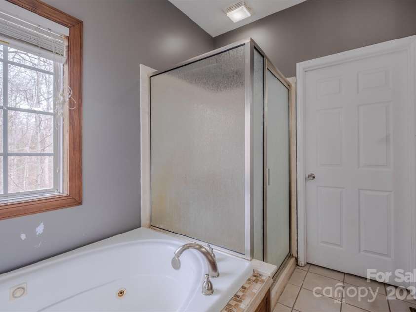 369 Falcon Drive, Concord, NC 28025.  MLS# CAR4223316, YatesRealty ID 13029. 