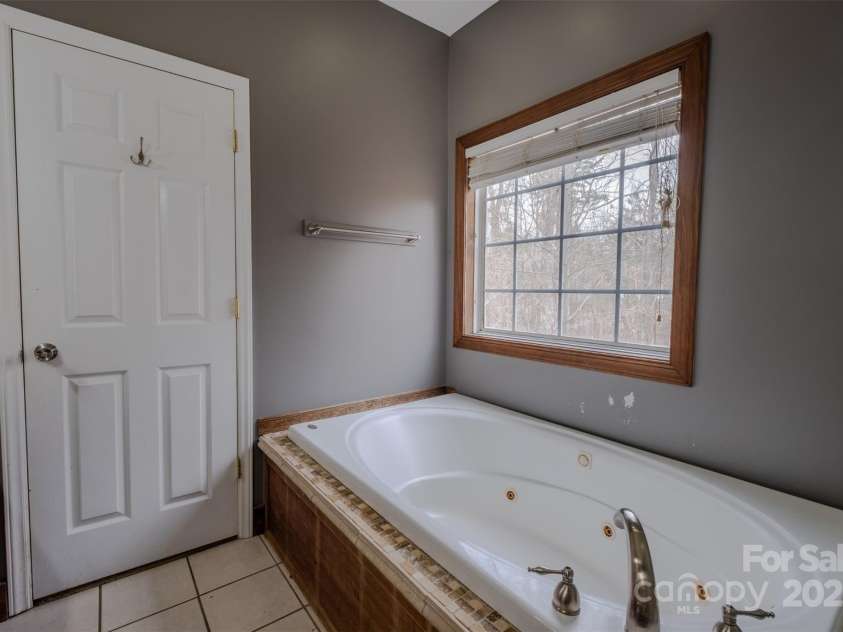 369 Falcon Drive, Concord, NC 28025.  MLS# CAR4223316, YatesRealty ID 13029. 