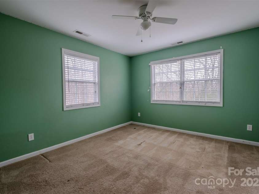 369 Falcon Drive, Concord, NC 28025.  MLS# CAR4223316, YatesRealty ID 13029. 