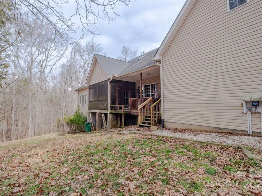 369 Falcon Drive, Concord, NC 28025.  MLS# CAR4223316, YatesRealty ID 13029. 