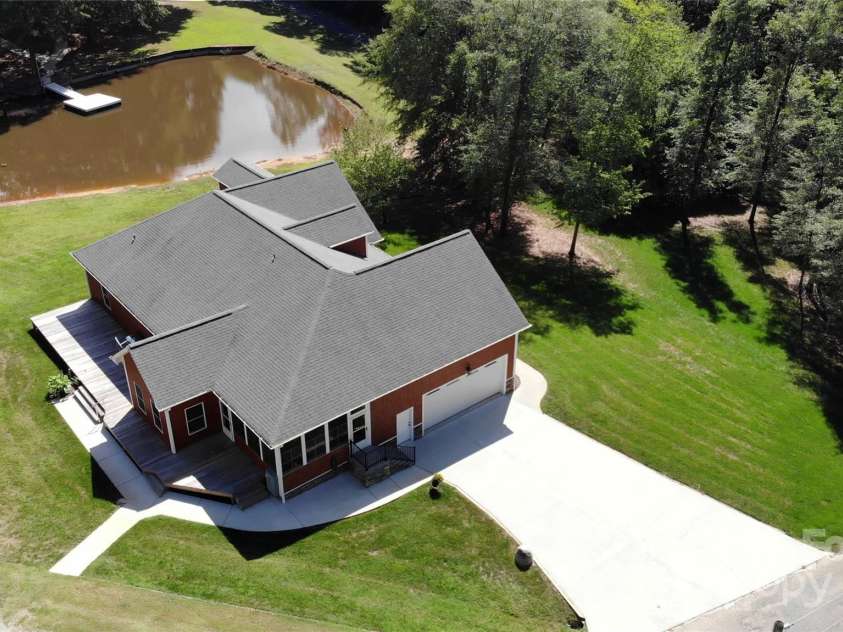 15027 Beatties Ford Road, Huntersville, NC 28078.  MLS# CAR4308450, YatesRealty ID 1303. 