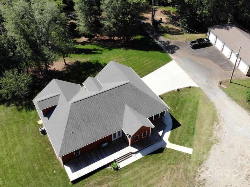 15027 Beatties Ford Road, Huntersville, NC 28078.  MLS# CAR4308450, YatesRealty ID 1303. 