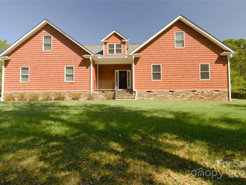 15027 Beatties Ford Road, Huntersville, NC 28078.  MLS# CAR4308450, YatesRealty ID 1303. 