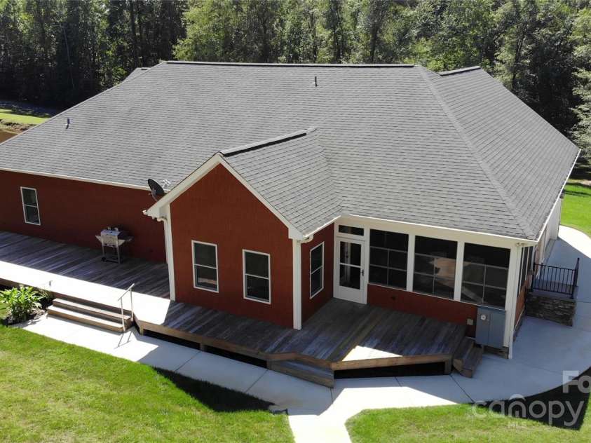 15027 Beatties Ford Road, Huntersville, NC 28078.  MLS# CAR4308450, YatesRealty ID 1303. 