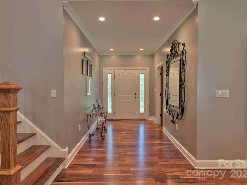 15027 Beatties Ford Road, Huntersville, NC 28078.  MLS# CAR4308450, YatesRealty ID 1303. Foyer