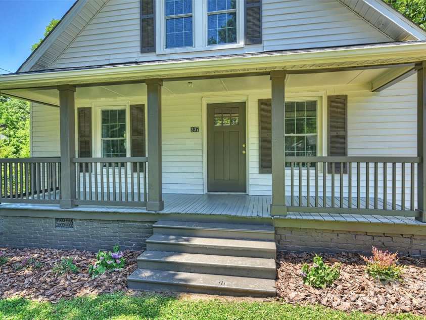 237 McNeely Avenue, Mooresville, NC 28115.  MLS# CAR4227301, YatesRealty ID 1303. 