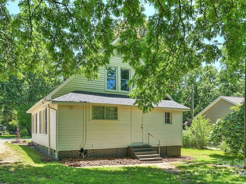237 McNeely Avenue, Mooresville, NC 28115.  MLS# CAR4227301, YatesRealty ID 1303. 