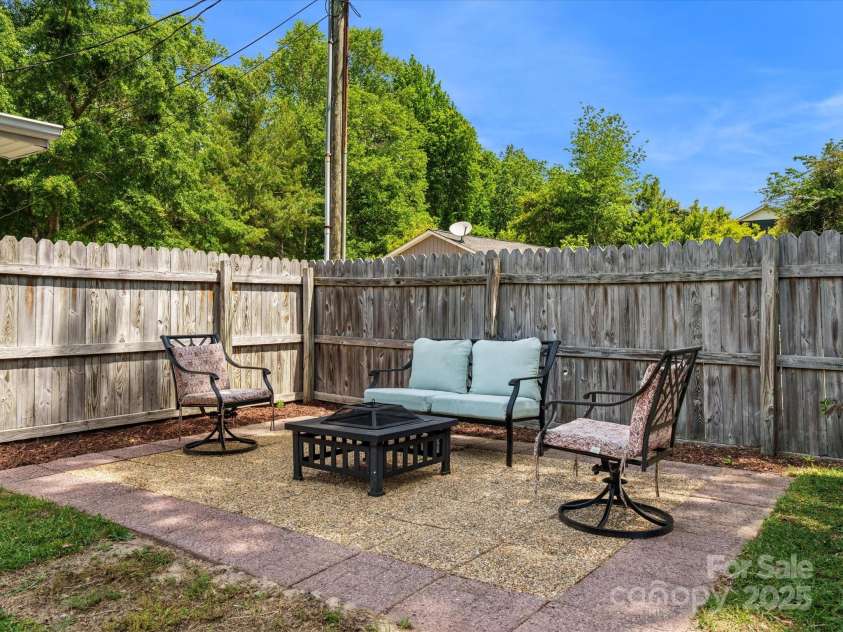 613 Pine Street, Kershaw, SC 29067.  MLS# CAR4251653, YatesRealty ID 13030. 