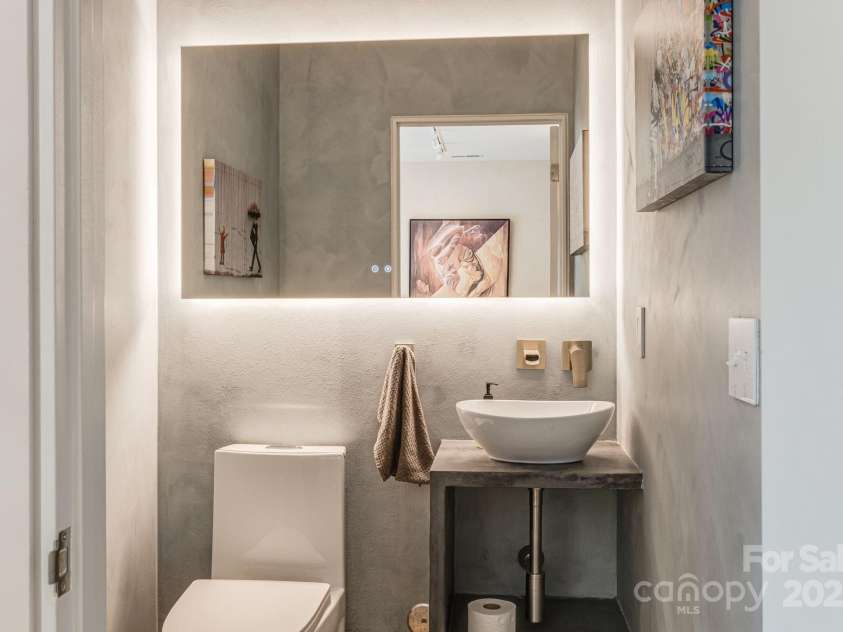 47 Webb Cove Road, Asheville, NC 28804.  MLS# CAR4234951, YatesRealty ID 13033. Half bath on main floor