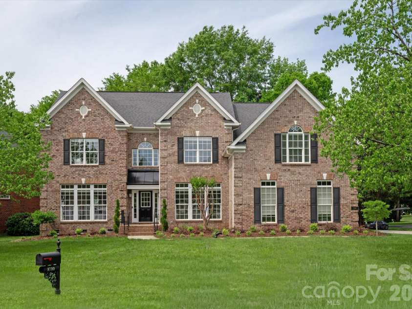 8700 Edgewater Court, Waxhaw, NC 28173.  MLS# CAR4369059, YatesRealty ID 13034. 
