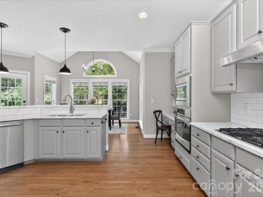 8700 Edgewater Court, Waxhaw, NC 28173.  MLS# CAR4369059, YatesRealty ID 13034. 