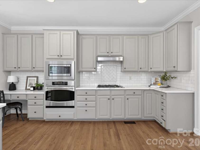 8700 Edgewater Court, Waxhaw, NC 28173.  MLS# CAR4369059, YatesRealty ID 13034. 