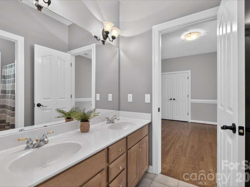 8700 Edgewater Court, Waxhaw, NC 28173.  MLS# CAR4369059, YatesRealty ID 13034. 