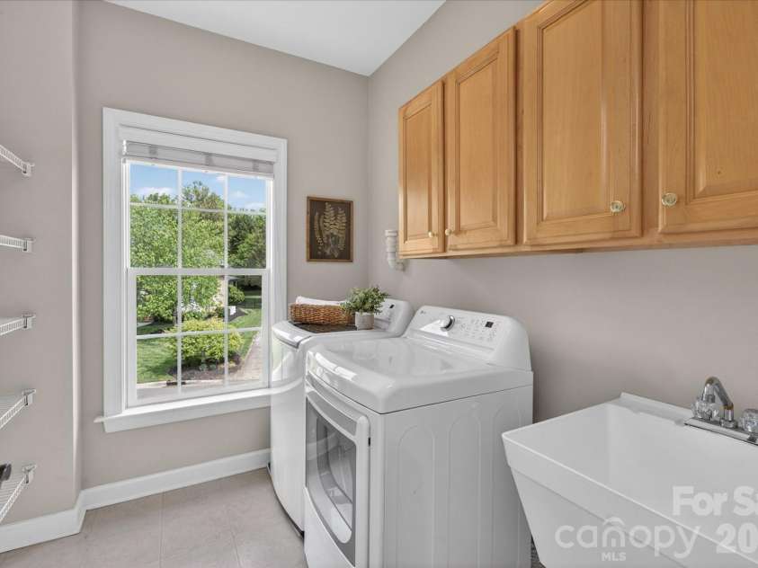 8700 Edgewater Court, Waxhaw, NC 28173.  MLS# CAR4369059, YatesRealty ID 13034. 