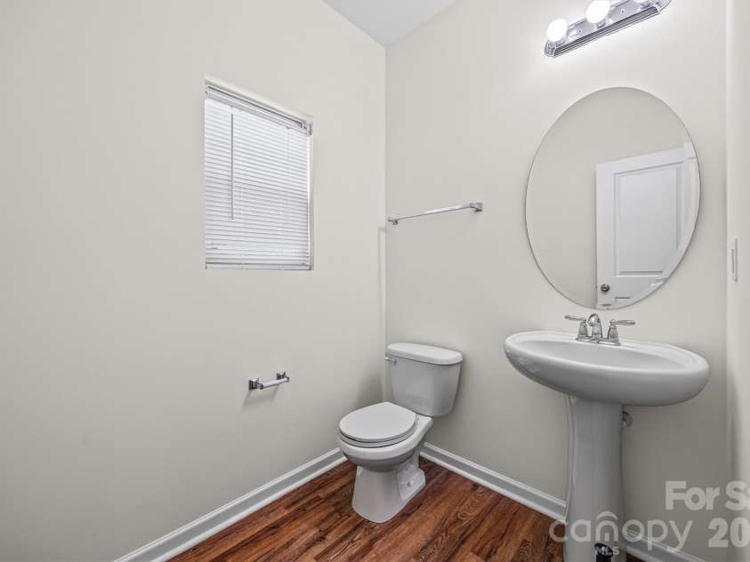 526 Danson Drive, Fort Mill, SC 29715.  MLS# CAR4354360, YatesRealty ID 13036. 1st Floor Bath