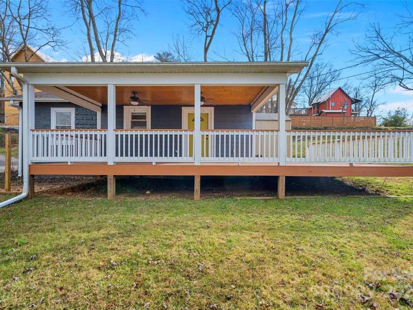 416 Haywood Street, Asheville, NC 28801.  MLS# CAR4206726, YatesRealty ID 13037. 