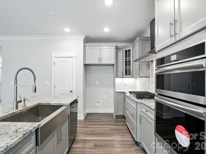 138 Prestwick Way, Mooresville, NC 28115.  MLS# CAR4285533, YatesRealty ID 13039. Designer kitchen