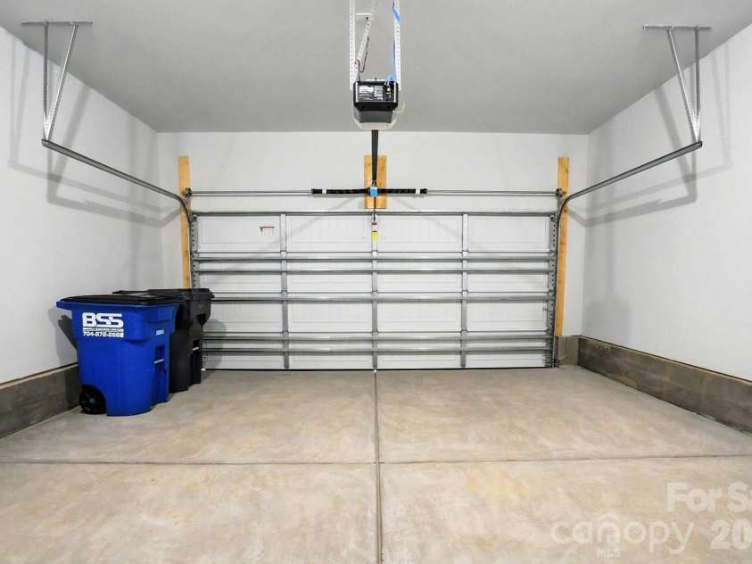 138 Prestwick Way, Mooresville, NC 28115.  MLS# CAR4285533, YatesRealty ID 13039. Garage
