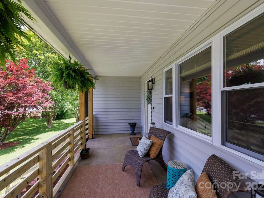 1423 New Hope Road, Gastonia, NC 28054.  MLS# CAR4255765, YatesRealty ID 13041. 