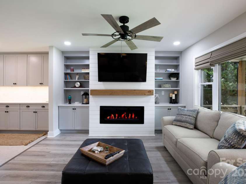 1423 New Hope Road, Gastonia, NC 28054.  MLS# CAR4255765, YatesRealty ID 13041. 