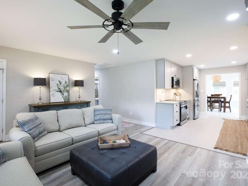 1423 New Hope Road, Gastonia, NC 28054.  MLS# CAR4255765, YatesRealty ID 13041. 