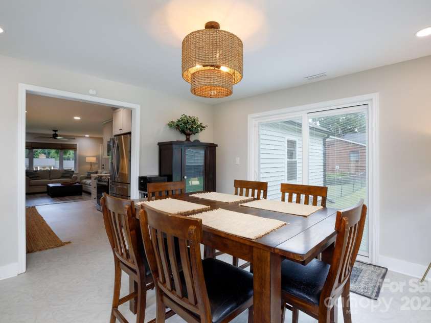 1423 New Hope Road, Gastonia, NC 28054.  MLS# CAR4255765, YatesRealty ID 13041. 
