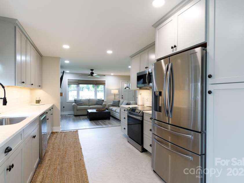 1423 New Hope Road, Gastonia, NC 28054.  MLS# CAR4255765, YatesRealty ID 13041. 