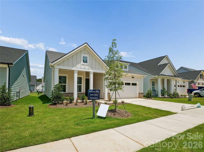 5321 Mint Harbor Way, Charlotte, NC 28269.  MLS# CAR4304757, YatesRealty ID 13042. 