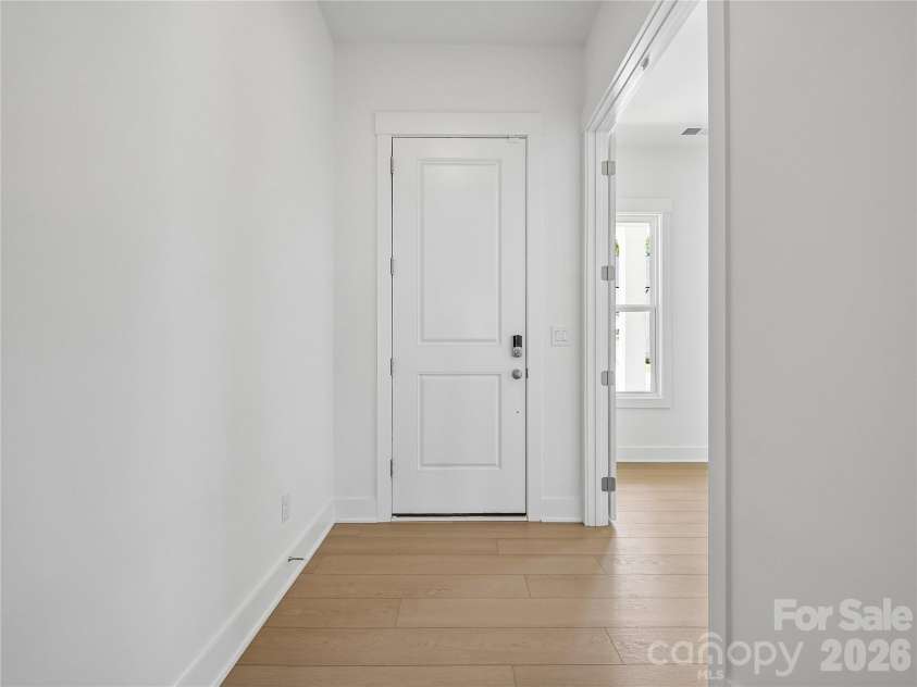 5321 Mint Harbor Way, Charlotte, NC 28269.  MLS# CAR4304757, YatesRealty ID 13042. Entryway