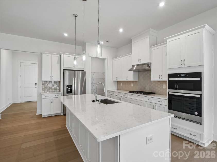 5321 Mint Harbor Way, Charlotte, NC 28269.  MLS# CAR4304757, YatesRealty ID 13042. Kitchen