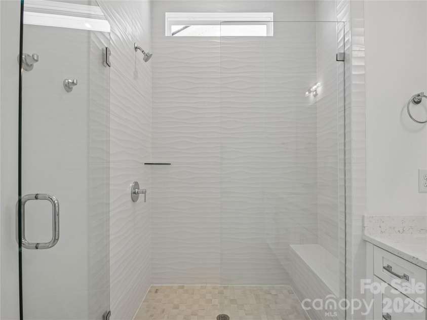 5321 Mint Harbor Way, Charlotte, NC 28269.  MLS# CAR4304757, YatesRealty ID 13042. Primary Bathroom