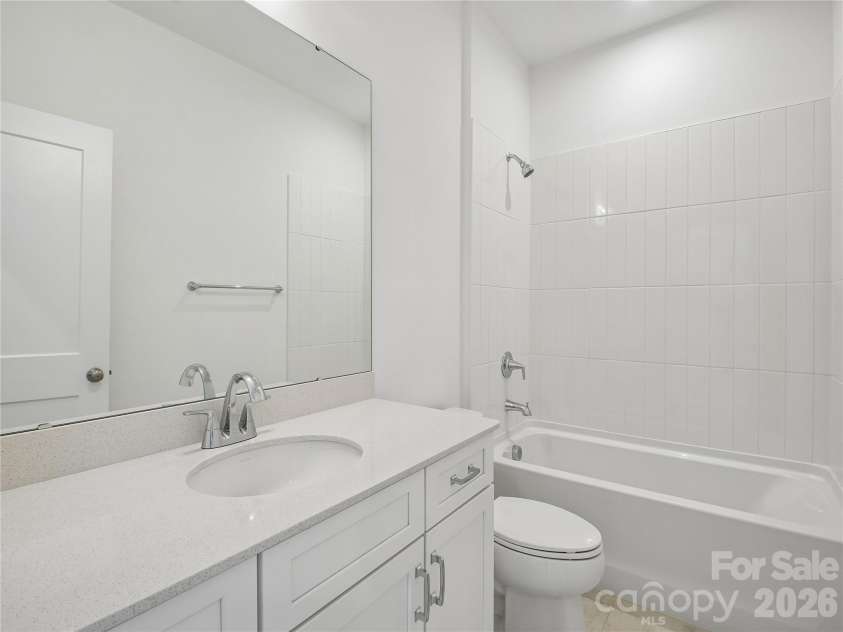 5321 Mint Harbor Way, Charlotte, NC 28269.  MLS# CAR4304757, YatesRealty ID 13042. Upstairs Full Bath