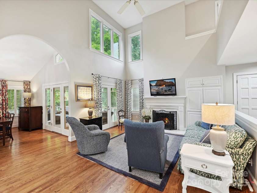6647 Gaywind Drive, Charlotte, NC 28226.  MLS# CAR4258160, YatesRealty ID 13042. 
