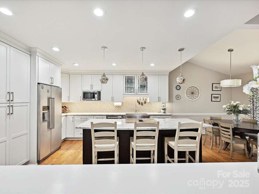 6647 Gaywind Drive, Charlotte, NC 28226.  MLS# CAR4258160, YatesRealty ID 13042. 