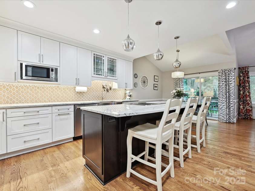 6647 Gaywind Drive, Charlotte, NC 28226.  MLS# CAR4258160, YatesRealty ID 13042. 