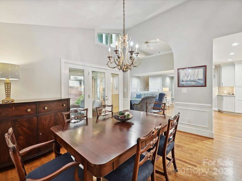6647 Gaywind Drive, Charlotte, NC 28226.  MLS# CAR4258160, YatesRealty ID 13042. 