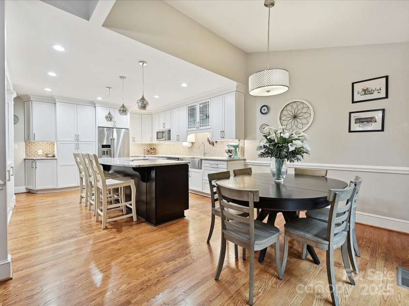 6647 Gaywind Drive, Charlotte, NC 28226.  MLS# CAR4258160, YatesRealty ID 13042. 