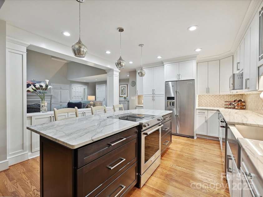 6647 Gaywind Drive, Charlotte, NC 28226.  MLS# CAR4258160, YatesRealty ID 13042. 