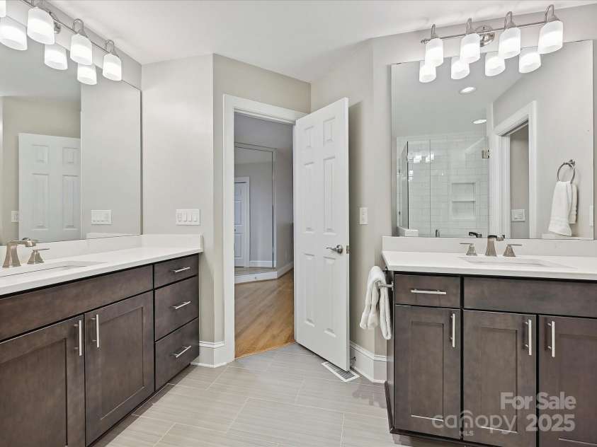 6647 Gaywind Drive, Charlotte, NC 28226.  MLS# CAR4258160, YatesRealty ID 13042. 