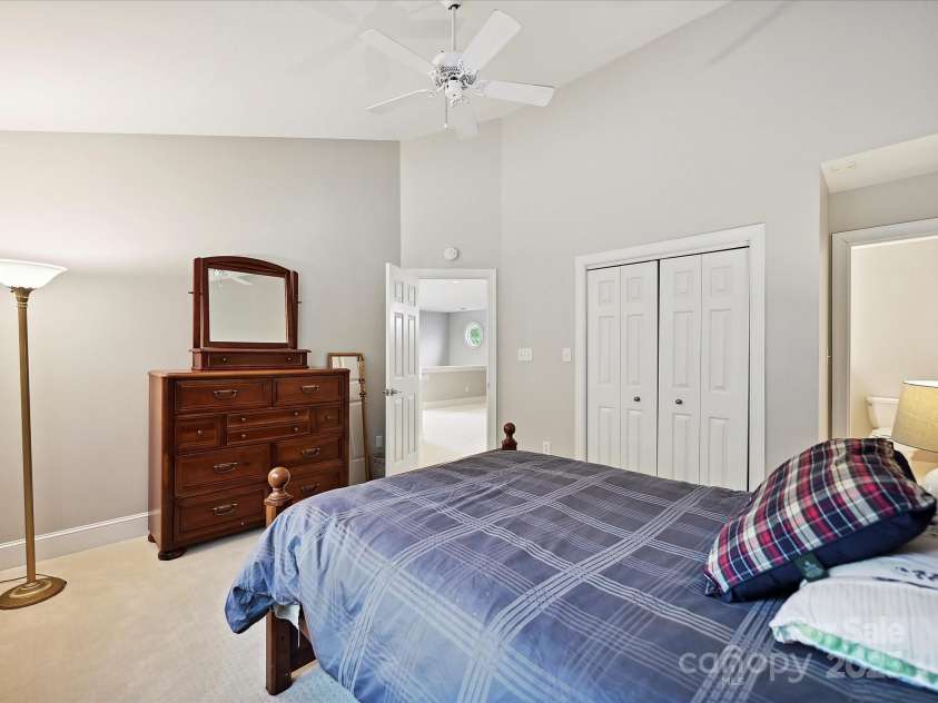 6647 Gaywind Drive, Charlotte, NC 28226.  MLS# CAR4258160, YatesRealty ID 13042. 