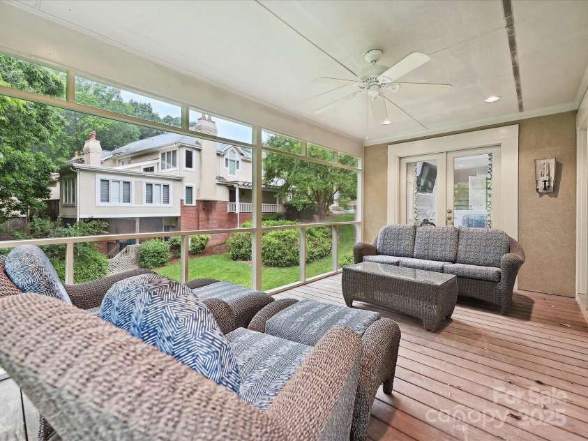 6647 Gaywind Drive, Charlotte, NC 28226.  MLS# CAR4258160, YatesRealty ID 13042. 