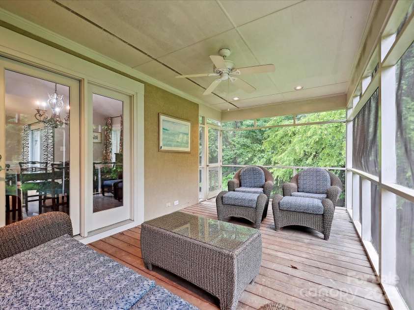 6647 Gaywind Drive, Charlotte, NC 28226.  MLS# CAR4258160, YatesRealty ID 13042. 
